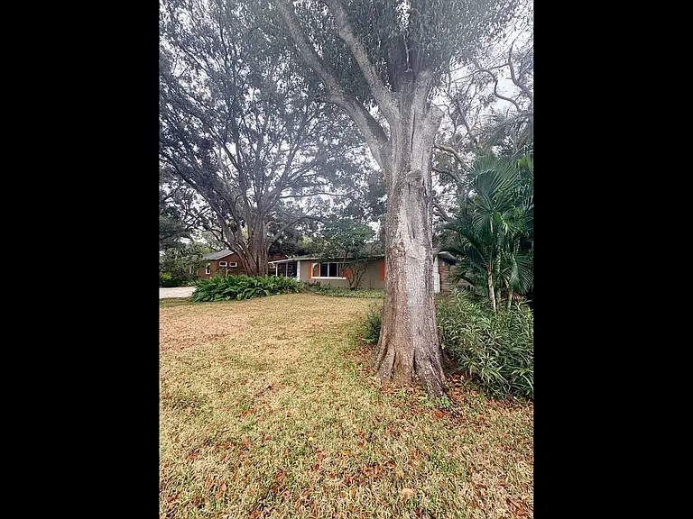 3022 Dartmouth Ave N — Photo 1