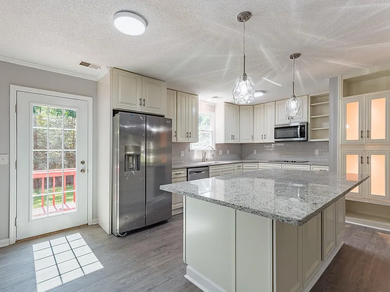 108 Dutch Dr — Photo 11