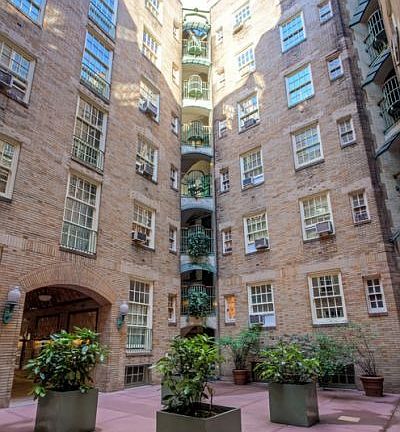 4th image of 517 E 77th St APT 5P