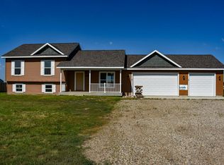 5485 Sweet Clover Ln, Williston, ND 58801