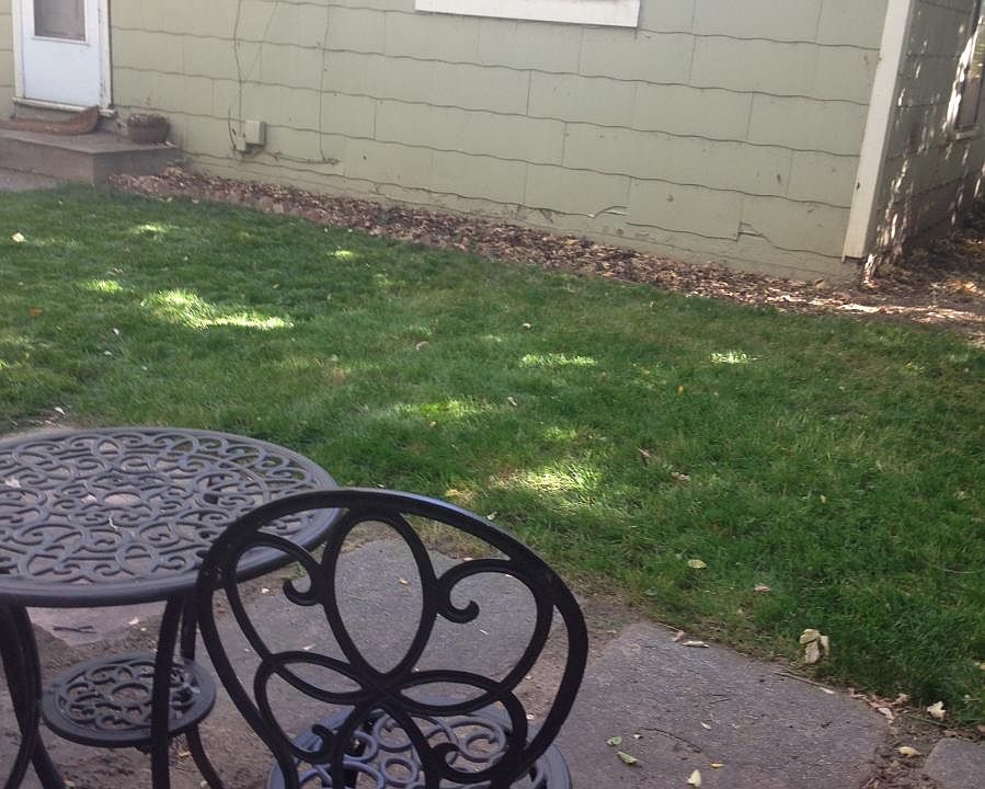 Flagstone patio