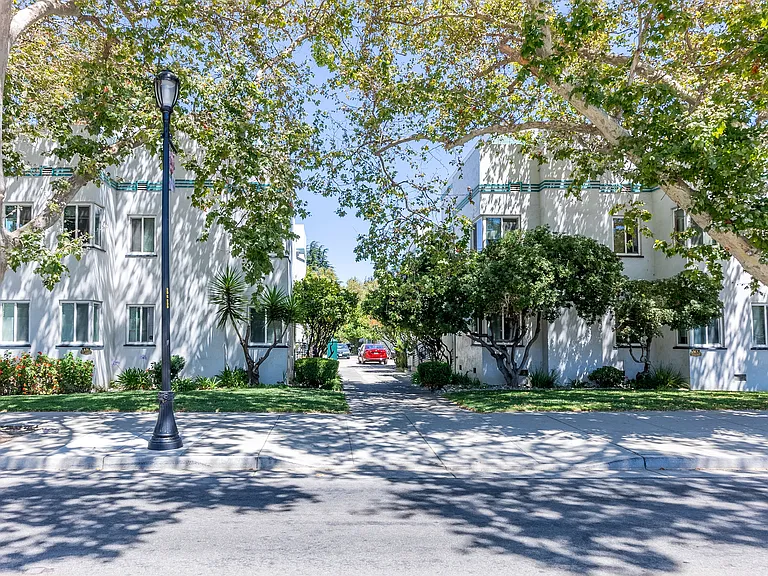 The Maxwell Apartments — Photo 23
