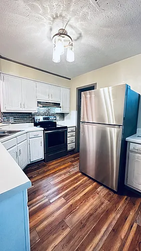 487 E Plum St Photo 1