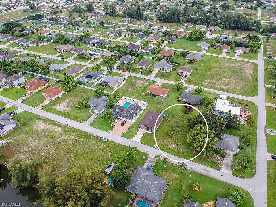 1st image of 511 SW 28th Pl