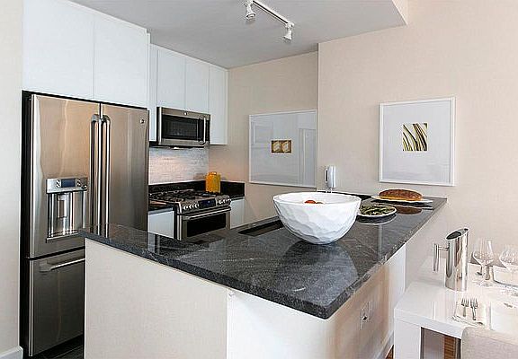 3rd image of 160 W 62nd St APT 16H