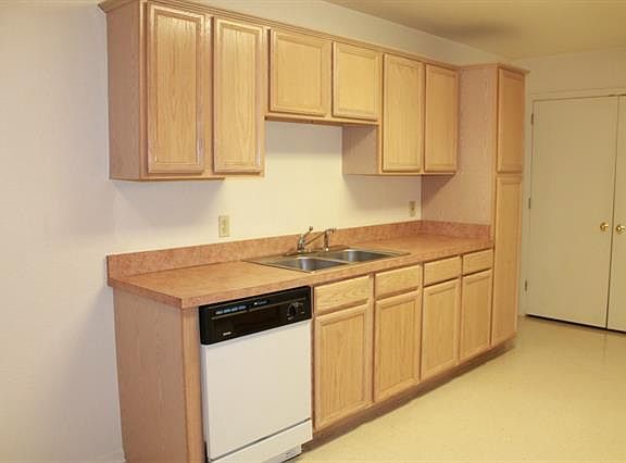 4th image of 1412 Walters Dr