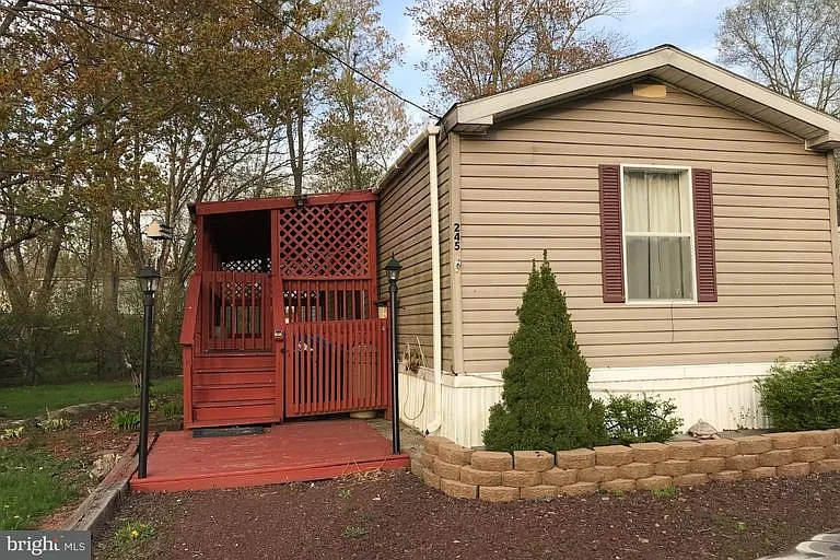 245 Roeder Ln photo 1