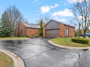 3118 Lindenwood Dr, Dearborn, MI