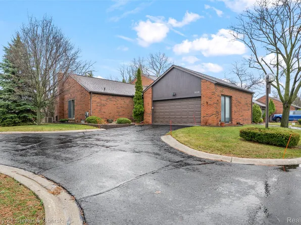 3118 Lindenwood Dr, Dearborn, MI 48120