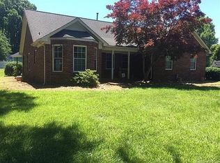 4523 Marthas Ridge Dr, Charlotte, NC 28215