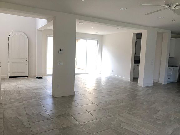 5th image of 1325 Vista Ave