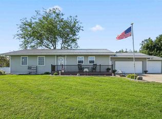 306 4th Ave, Van Horne, IA 52346