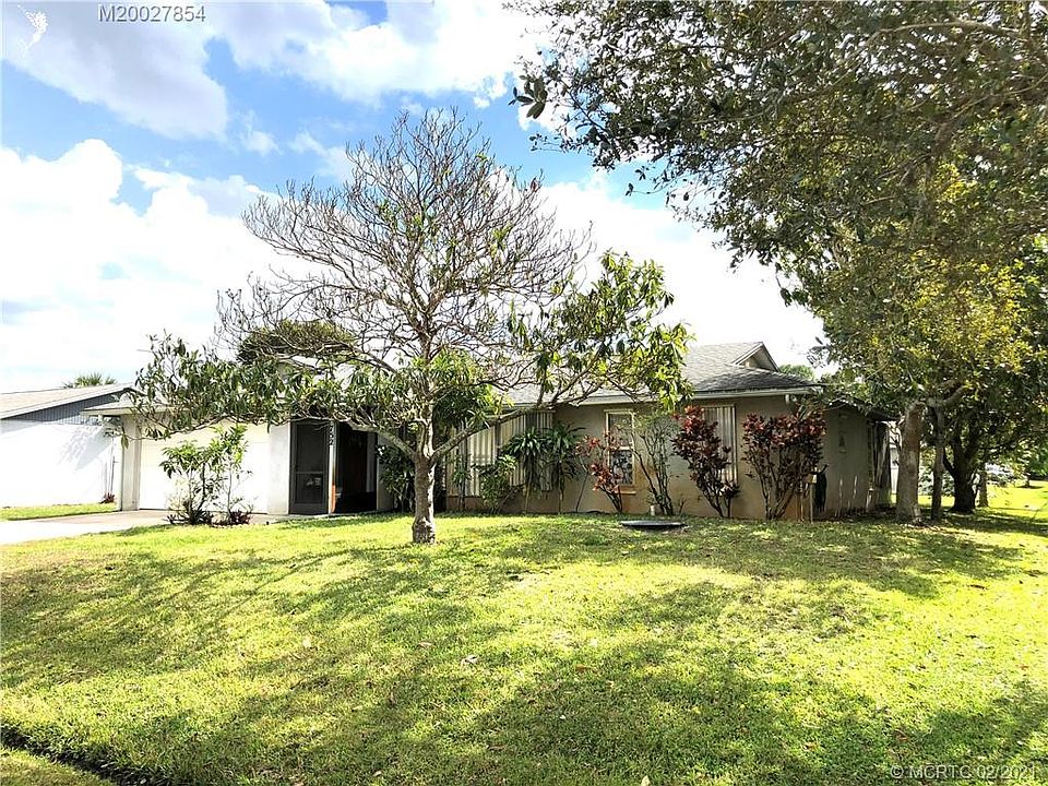 1st image of 752 SE Carnival Ave