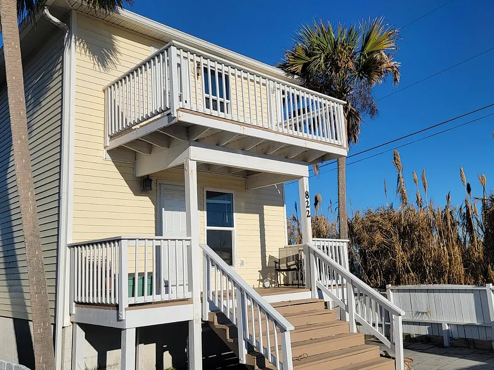 822 Oleander Ave