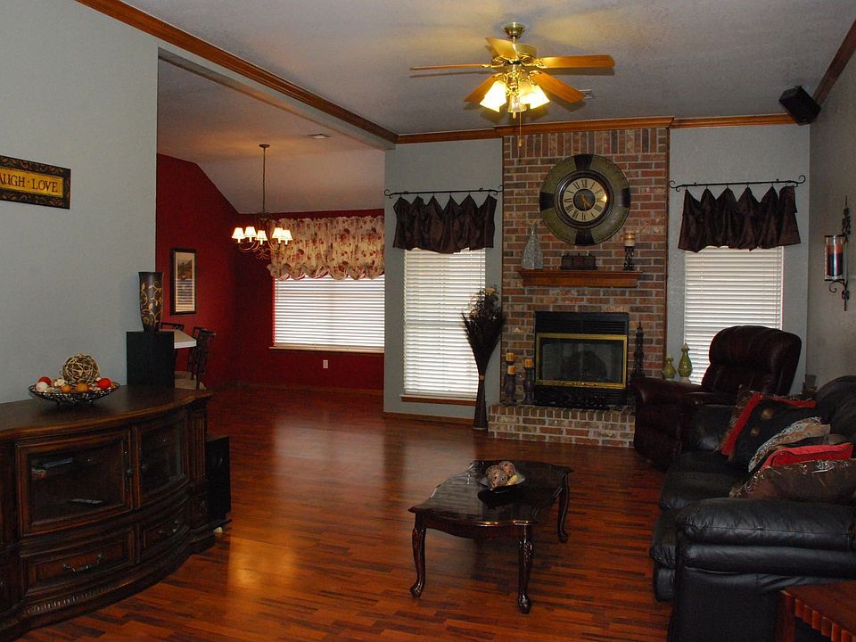 2nd image of 1613 Foxfire Rd