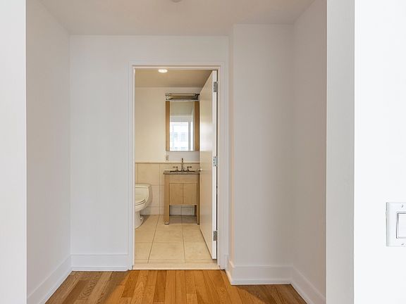 4th image of 350 W 42nd St APT 18I