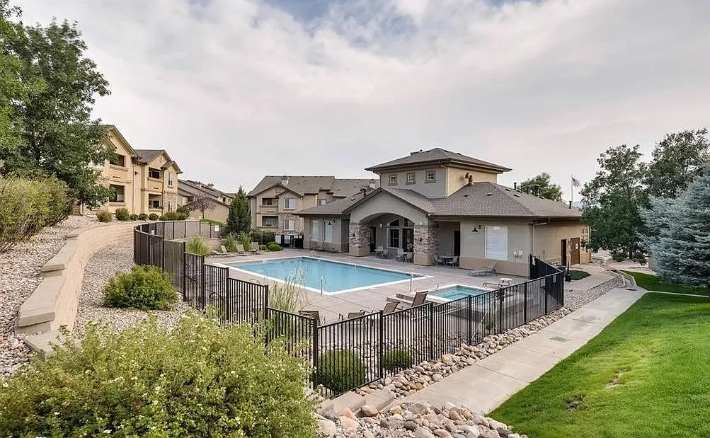 3 bed, 1243 sqft, $2,150 — Photo 3