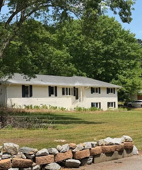 157 Jennifer Ln NW — Photo 1