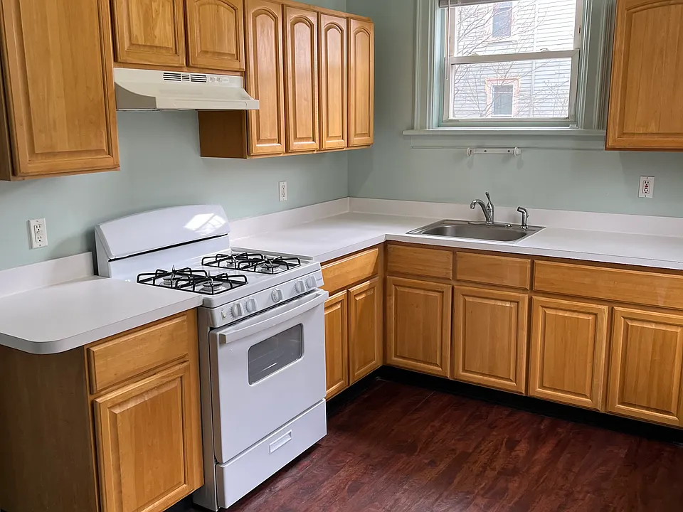 eat in kitchen