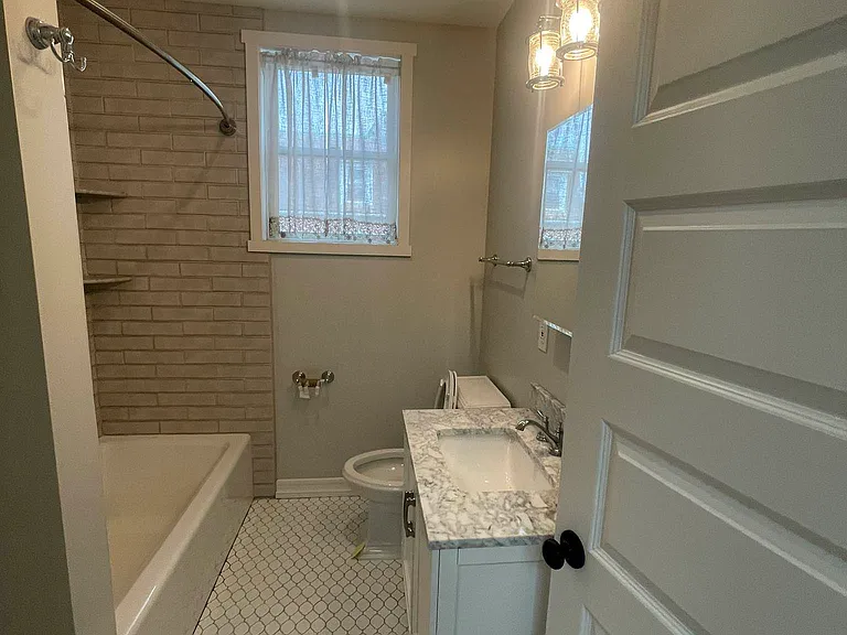 28-19 Ditmars Blvd #1 — Photo 24