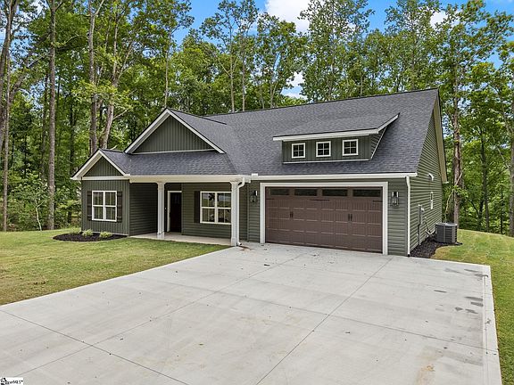 4th image of 16 Forest Dr