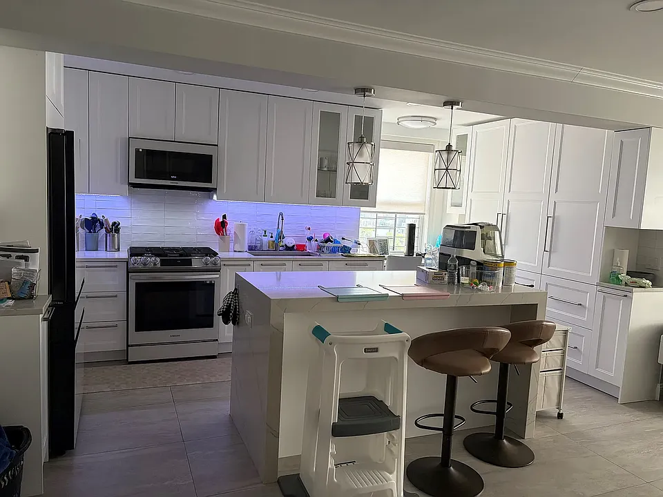 3755 Henry Hudson Pkwy #14A