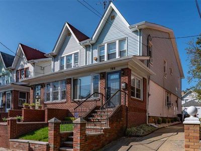786 E 40th St, Brooklyn, NY, 11210