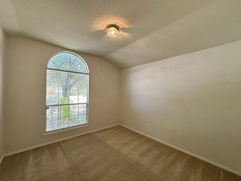 4700 Sydney Harbour Ct — Photo 37