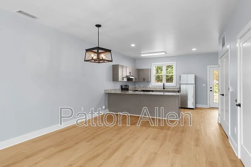 2 bed, 2.5 bath, 1188 sqft, $1,695 — Photo 3