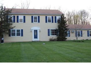 18 Tiffany Dr, Perkasie, PA 18944