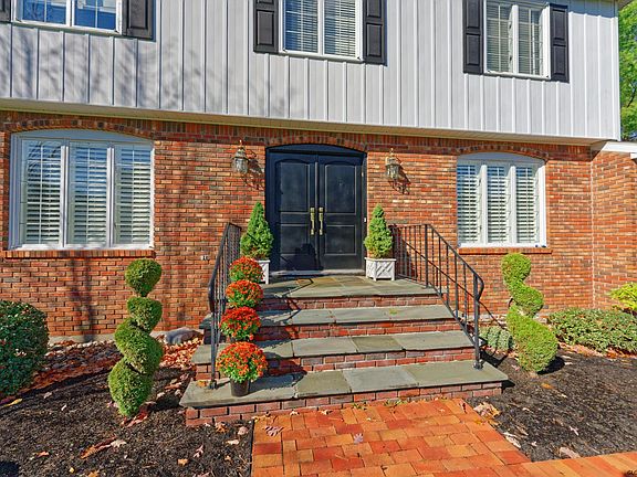 3rd image of 1122 Glenmeadow Ct