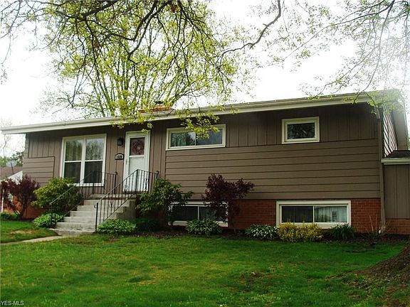 2nd image of 1520 Carole Cir