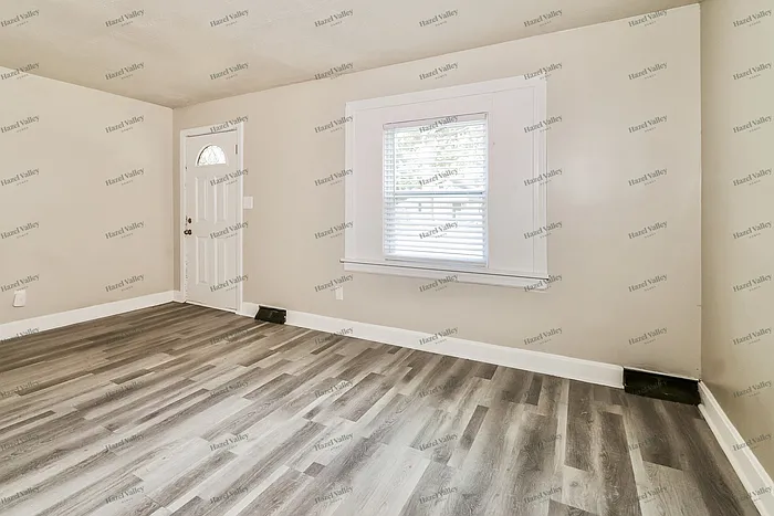 3 bed, 2.0 bath, 1192 sqft, $1,520 — Photo 3