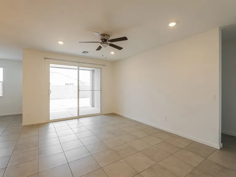 24477 W Grove St — Photo 5