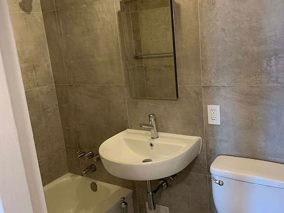 3rd image of 283 Bleecker St APT 3C
