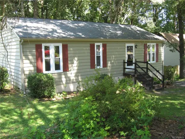 3006 Woodsong Dr, Midlothian, VA 23112