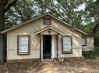 606 Virginia Dr, Gladewater, TX 75647