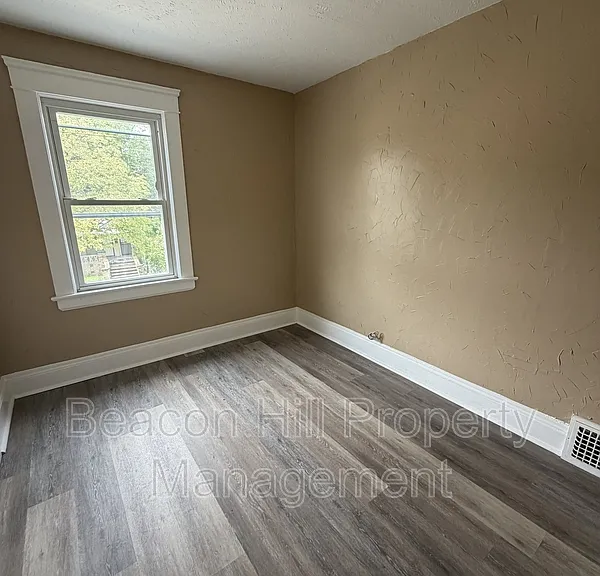 3331 E 145th St — Photo 5