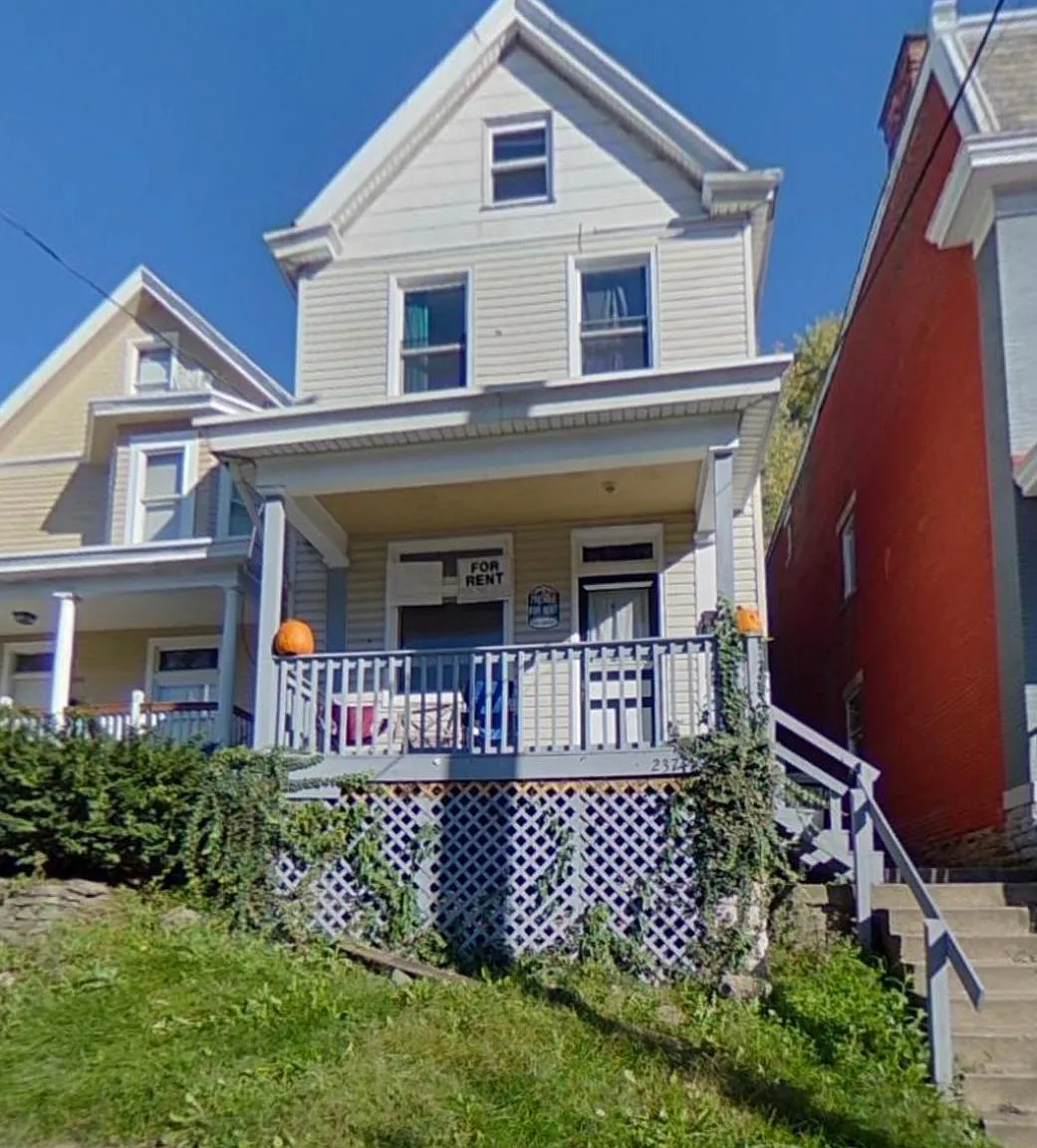 2374 Victor St — Photo 2
