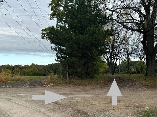 7024 Lange Rd, Fowlerville, MI 48836