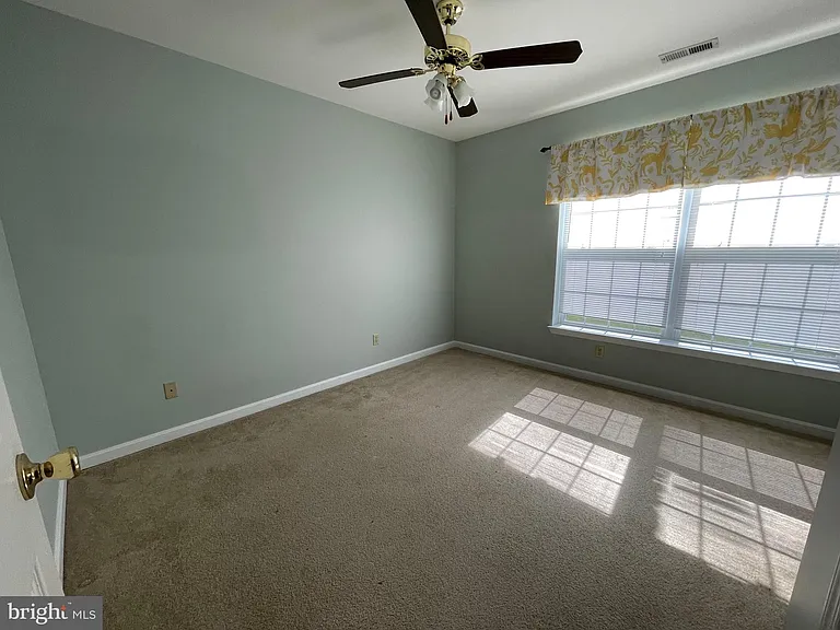 21707 Harrison St — Photo 17