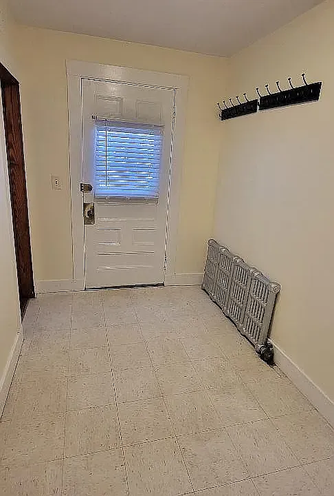 10-12 Brookway Rd #1