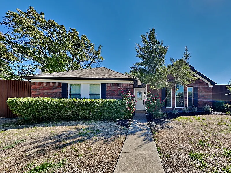 250 Pinyon Ln