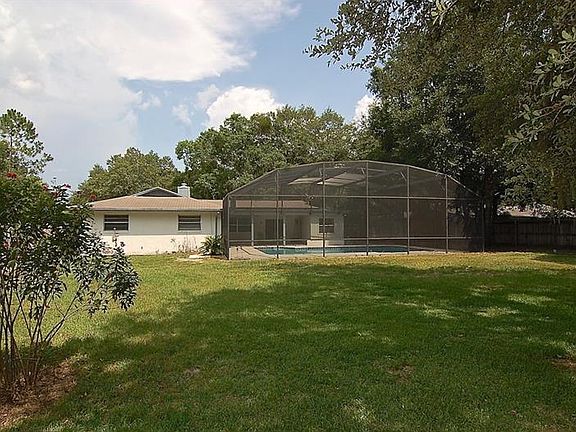 3rd image of 336 W Hornbeam Dr