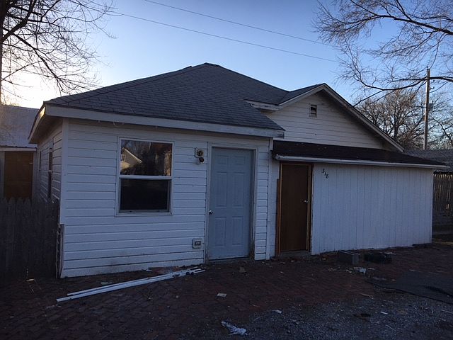 1st image of 318 N Darr Ave