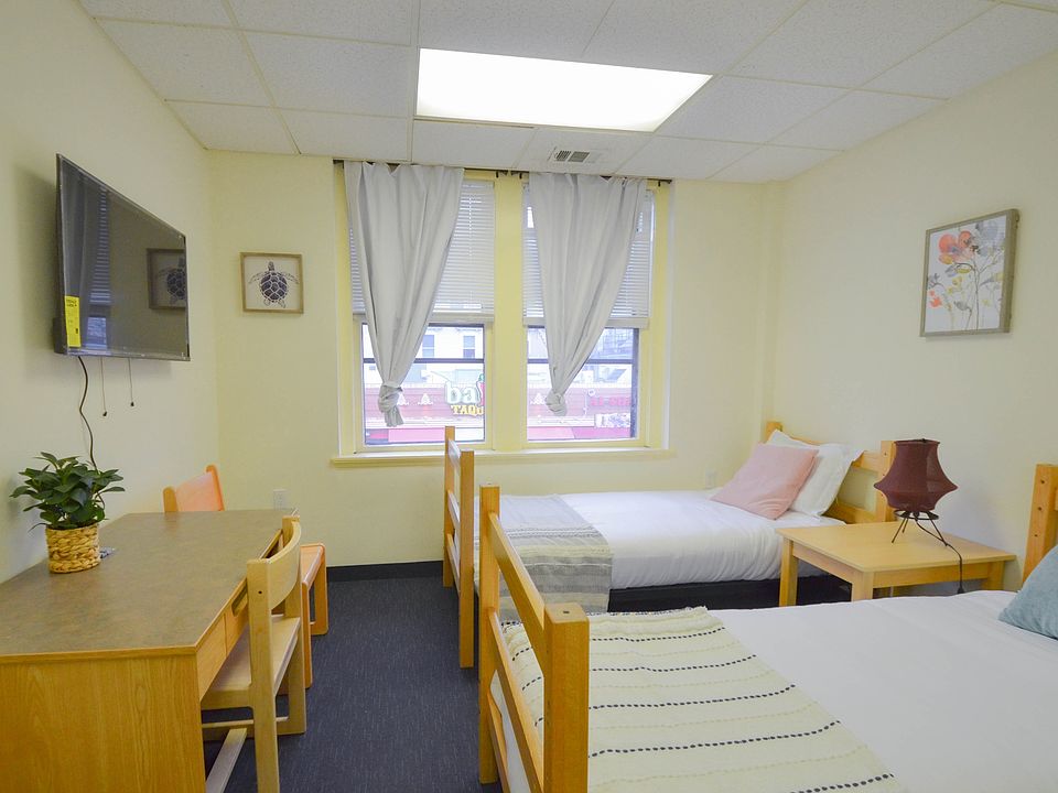 1st image of 230 Thayer St #8
