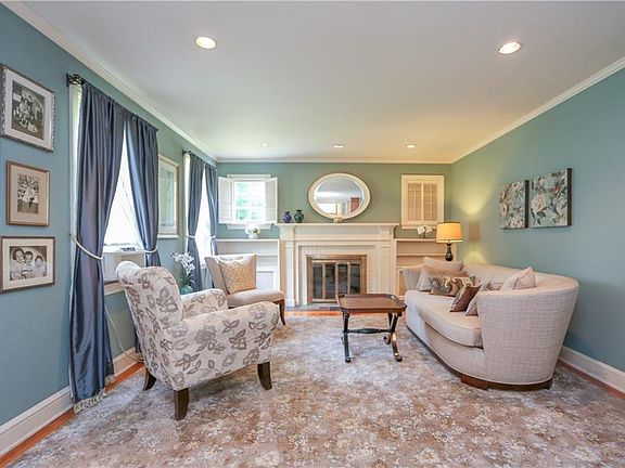 3rd image of 10 Hansen Ave
