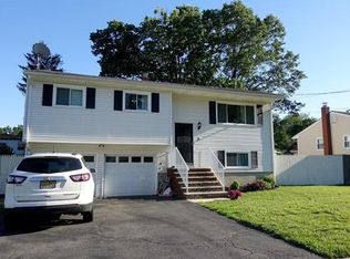 3 Sheffield Pl, Edison, NJ 08837
