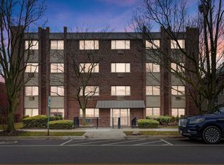1136 Greenleaf Ave APT 302, Wilmette, IL 60091
