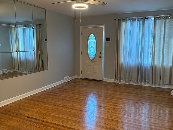 5th image of 7644 Wyndale Ave